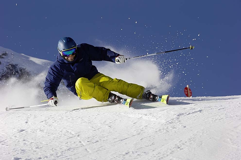 Slalomcarvers from SNOW-HOW! online ski shop